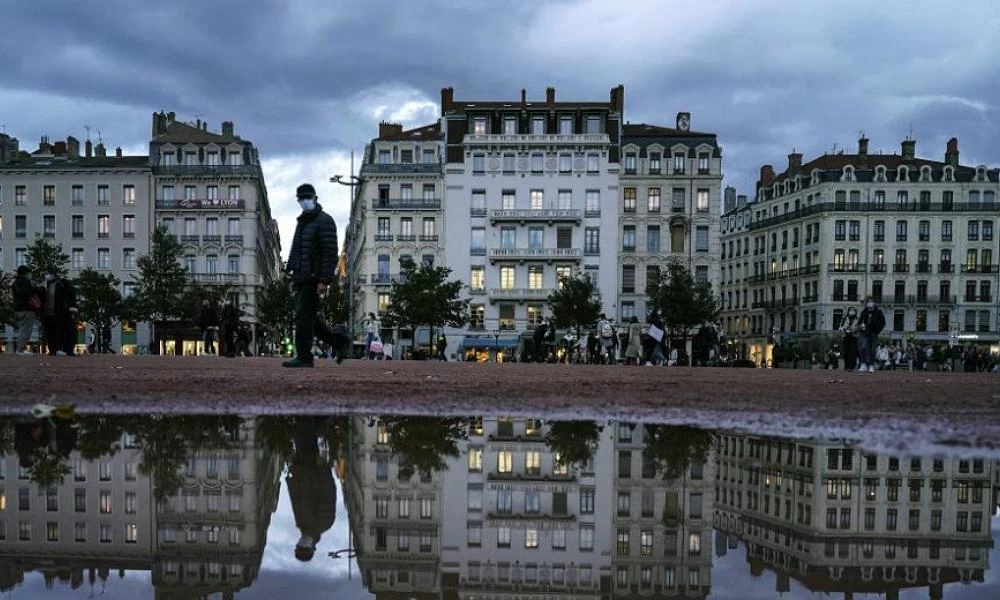 Σε σκληρό lockdown από το Σάββατο μπαίνει η Γαλλία